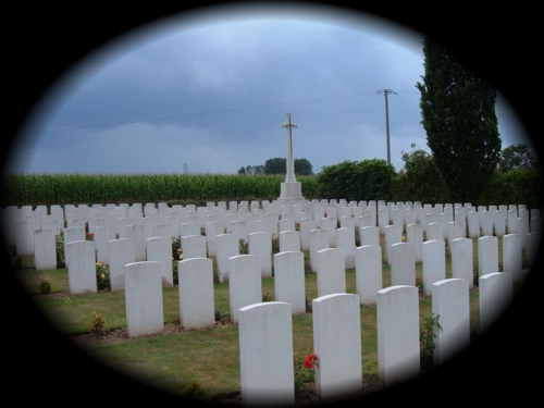 Cross Roads Cemetery Fontaine-Au-Bois