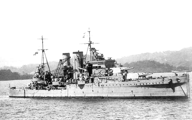 HMS Exeter-02tn